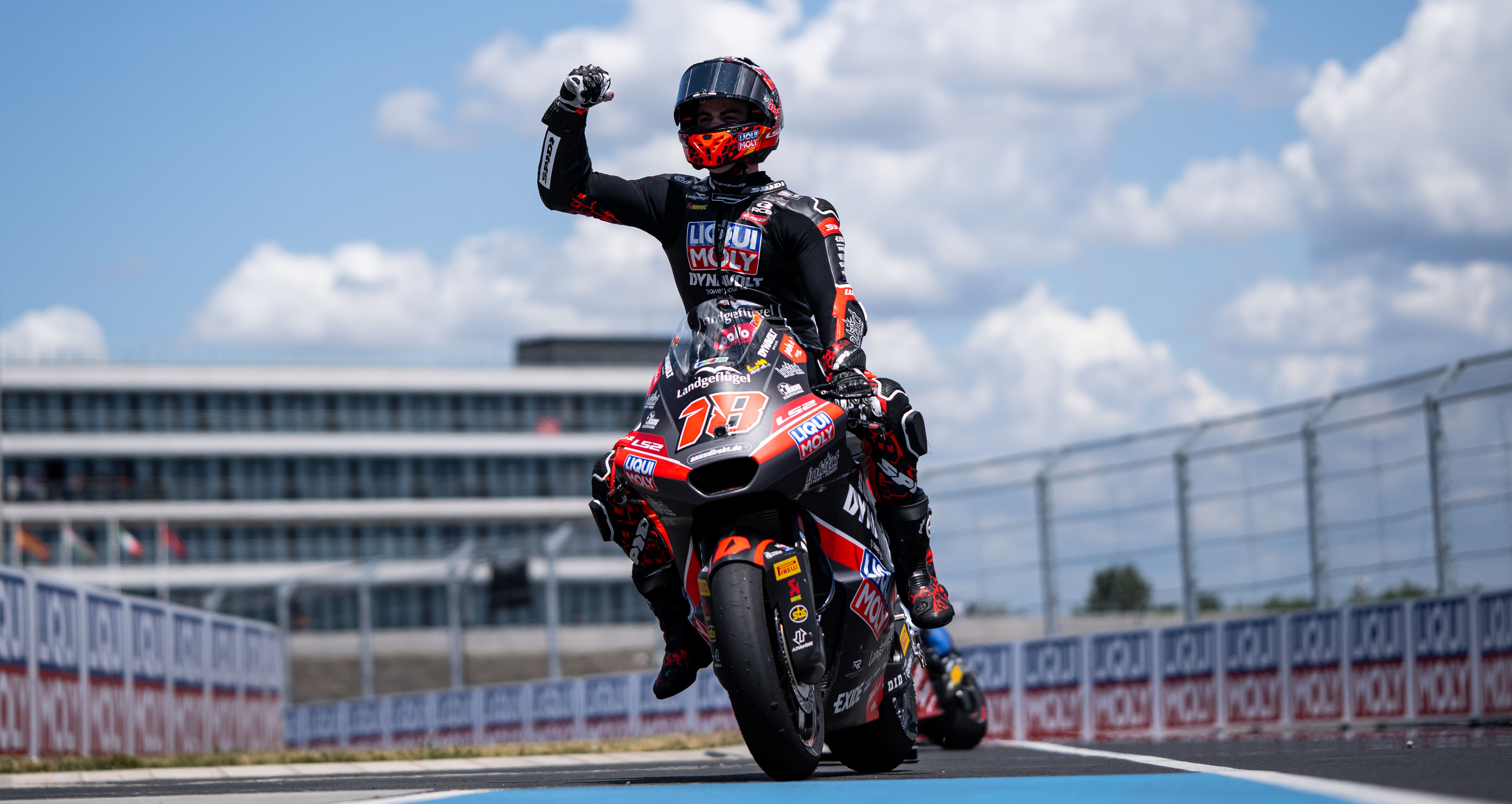 Gonzalez and Quiles win the very fast and hot Hungarian races